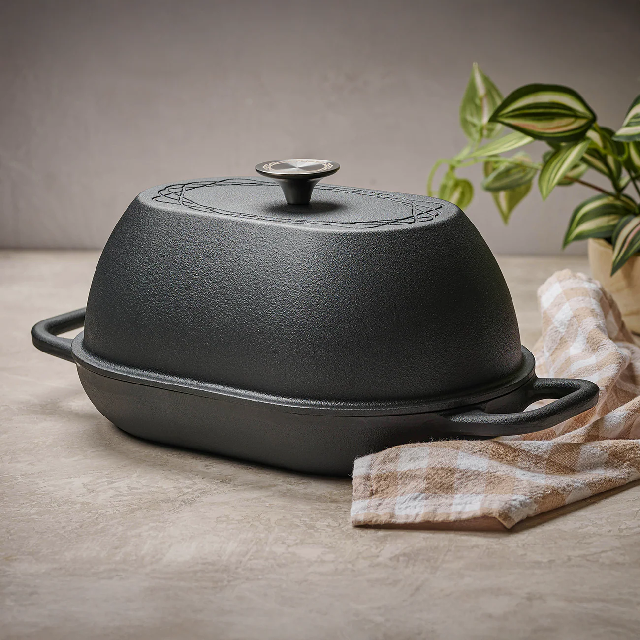 The Freeform Dutch Oven • Cast Iron • Oval - Image 3
